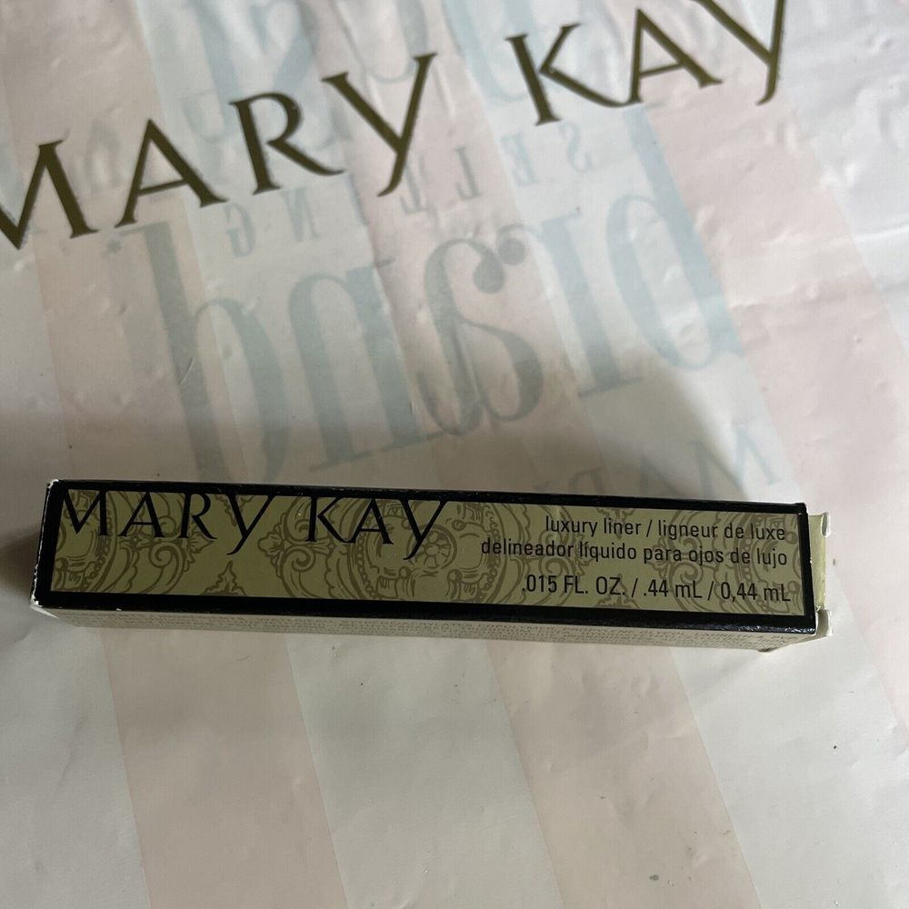 MARY KAY LUXURY LINER PLUM (.015 FL. OZ.) (NEW IN BOX) Limited Edition Rare